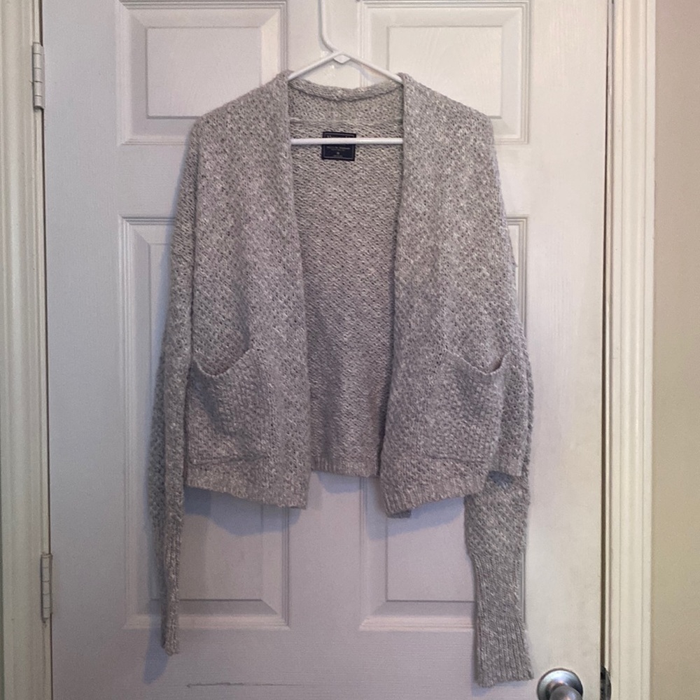 Abercrombie and Fitch gray knitted cropped cardigan
